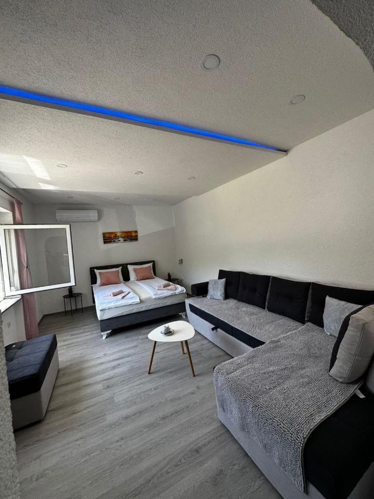 Apartman Edwin יאיצי מראה חיצוני תמונה