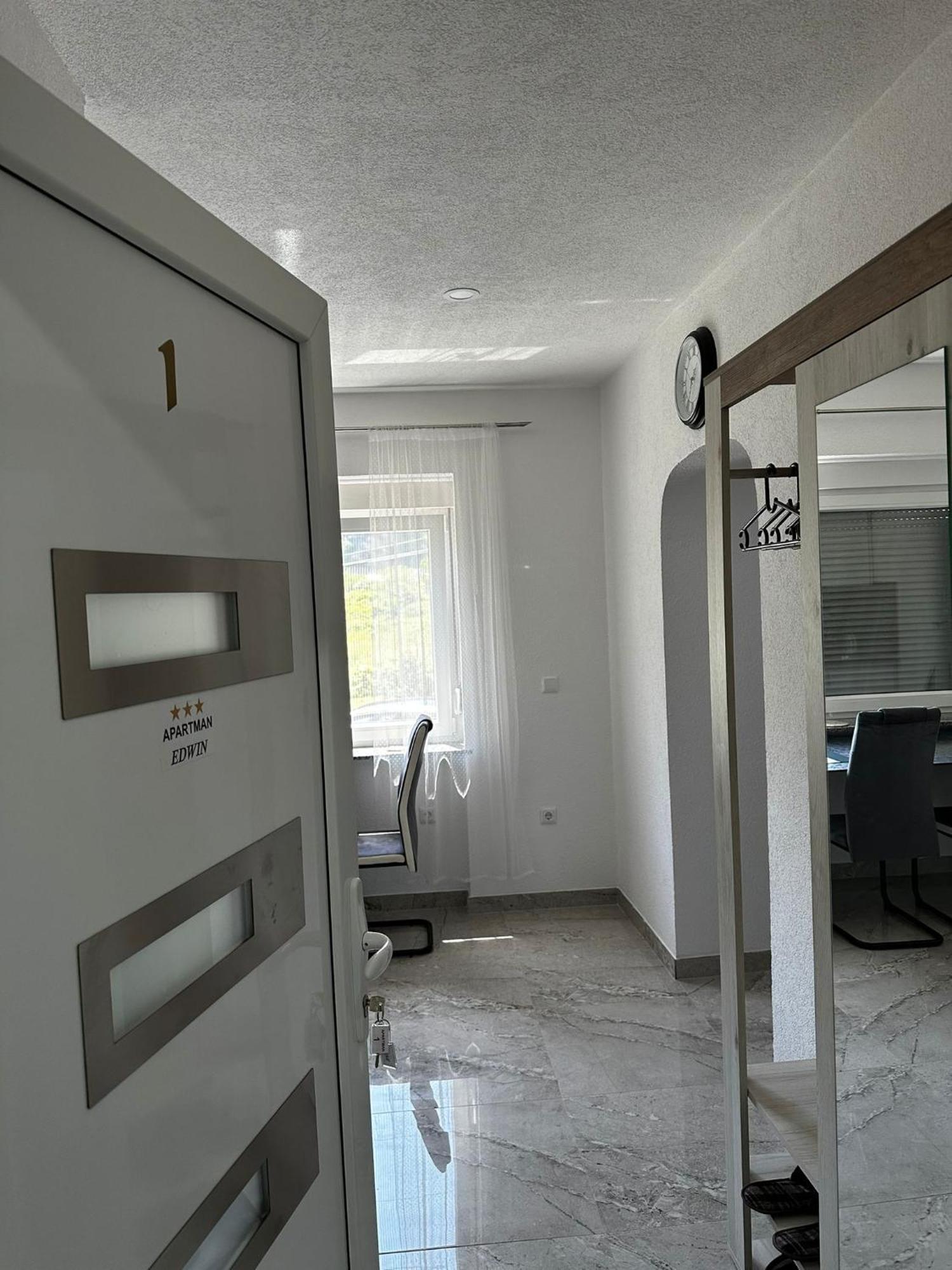 Apartman Edwin יאיצי מראה חיצוני תמונה