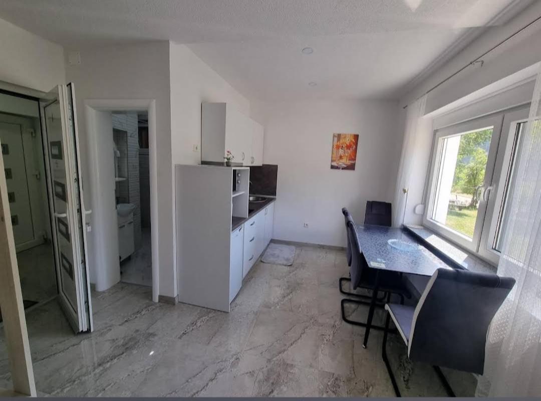 Apartman Edwin יאיצי מראה חיצוני תמונה